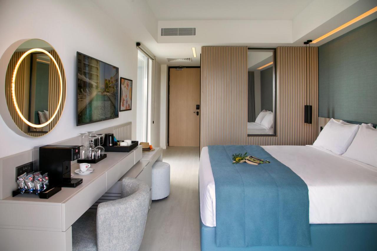 Mercure Larnaca Beach Resort Bagian luar foto