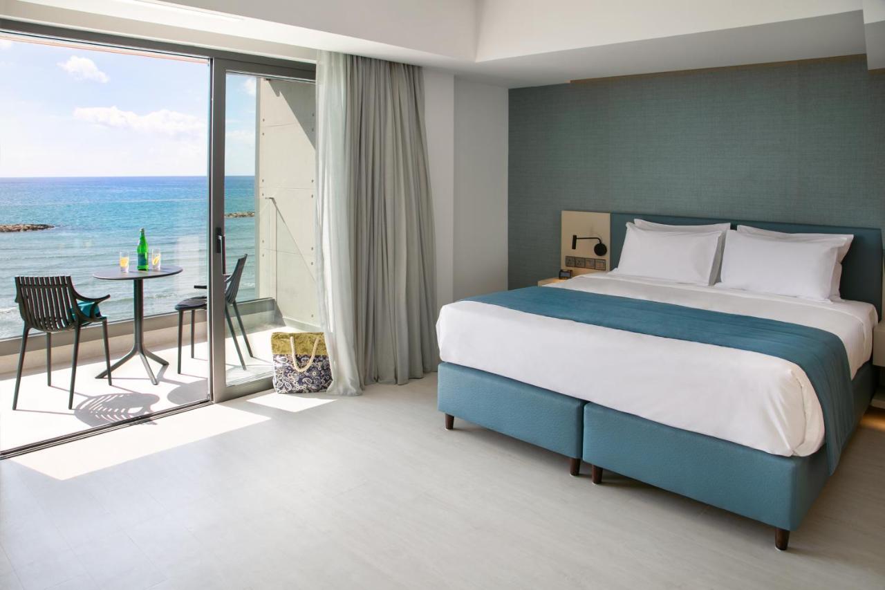 Mercure Larnaca Beach Resort Bagian luar foto