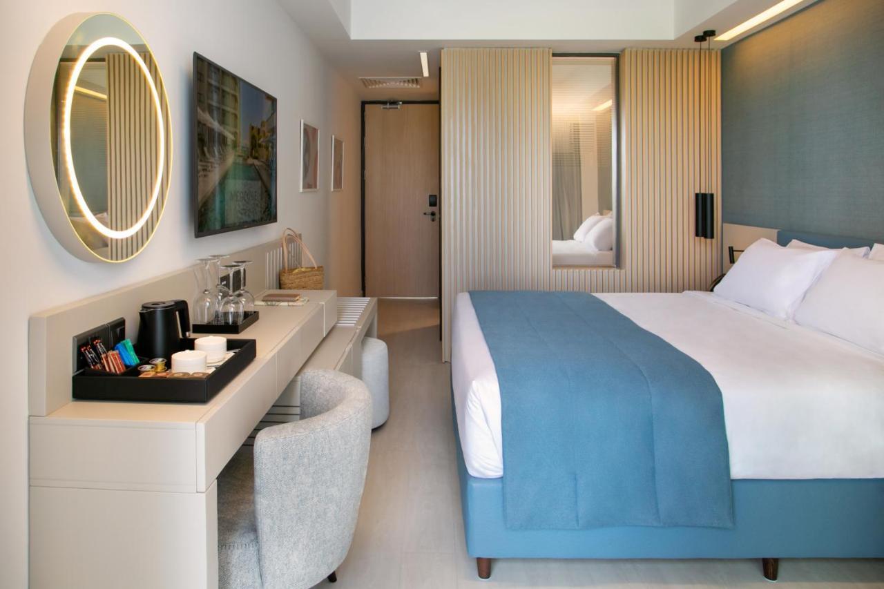 Mercure Larnaca Beach Resort Bagian luar foto