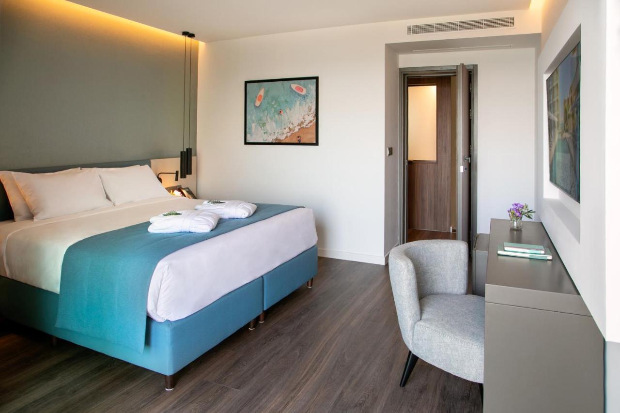 Mercure Larnaca Beach Resort Bagian luar foto
