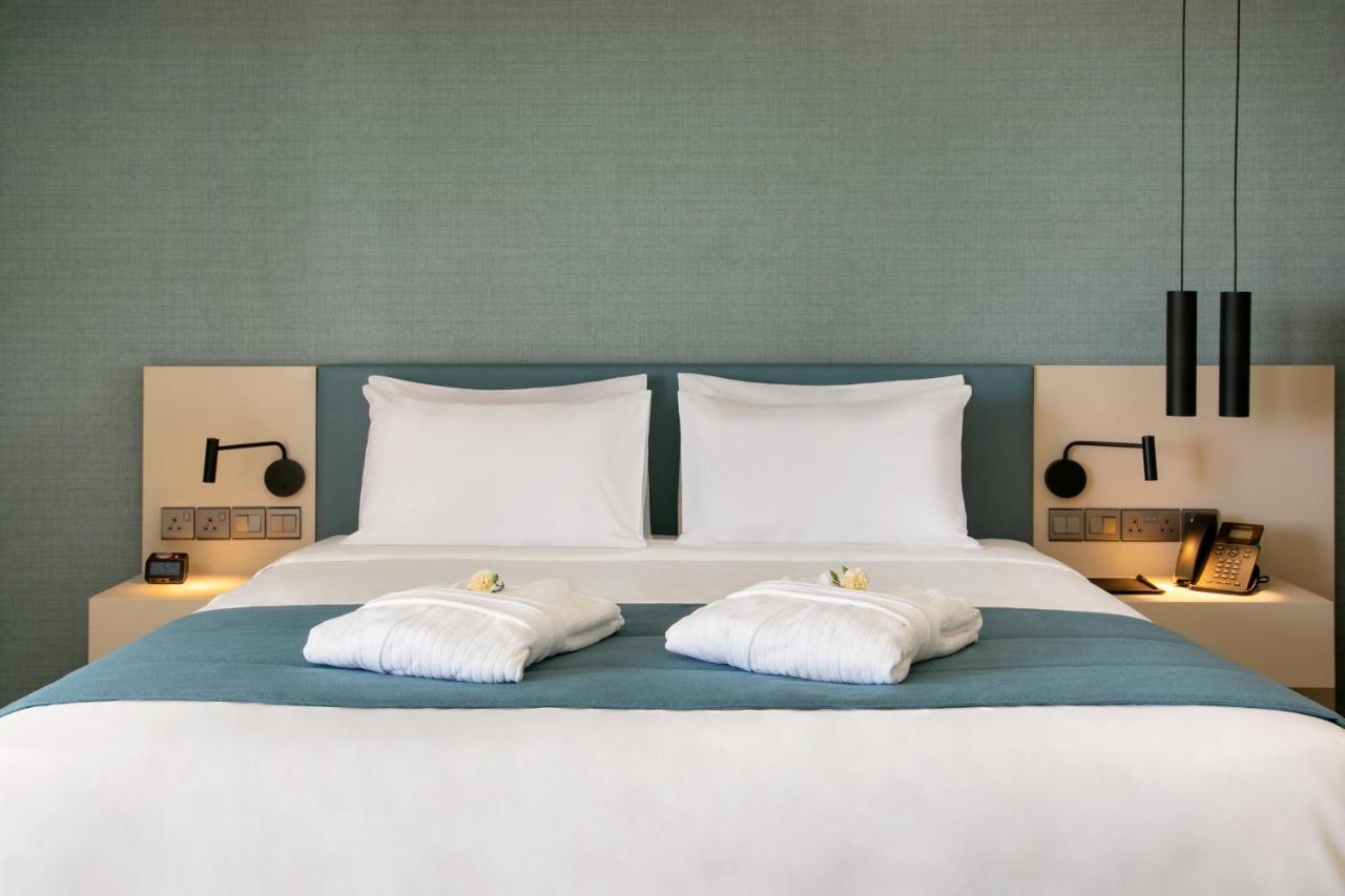 Mercure Larnaca Beach Resort Bagian luar foto