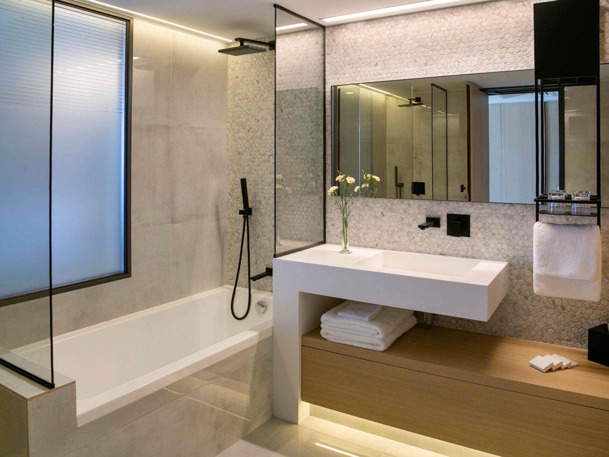 Mercure Larnaca Beach Resort Bagian luar foto