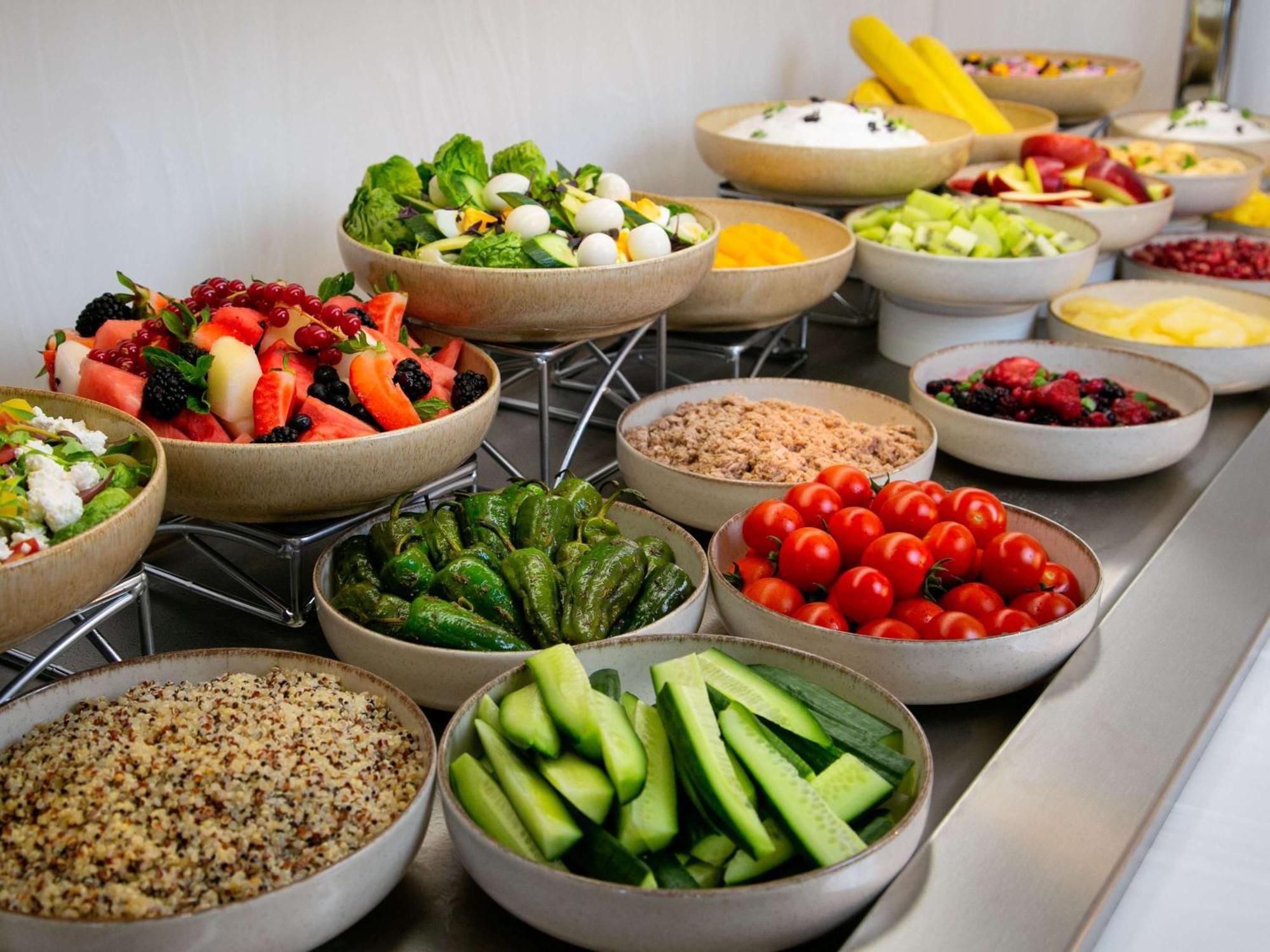 Mercure Larnaca Beach Resort Bagian luar foto