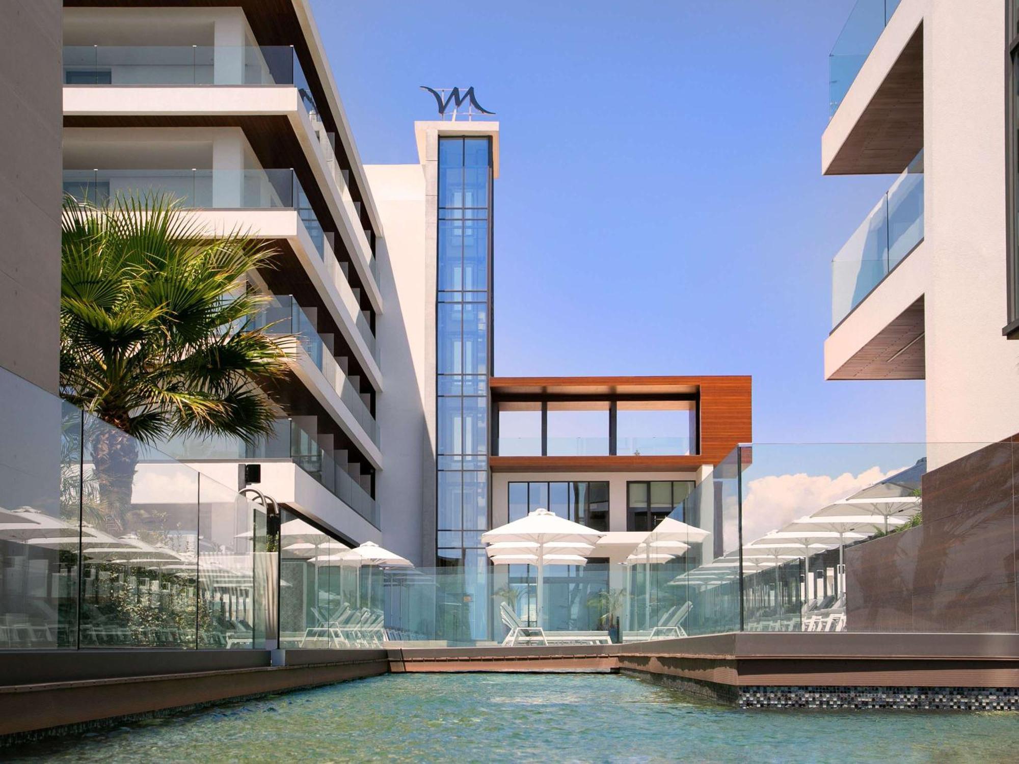 Mercure Larnaca Beach Resort Bagian luar foto